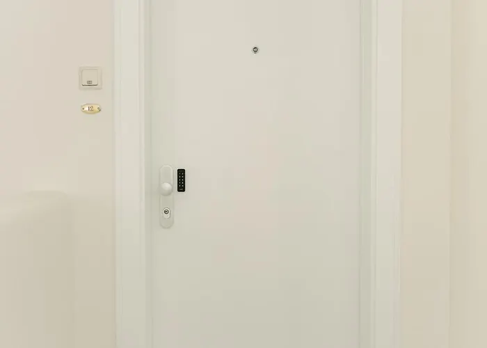 Comfy For 4-6, 5 Min To Center, Metro & Free Parking Wien