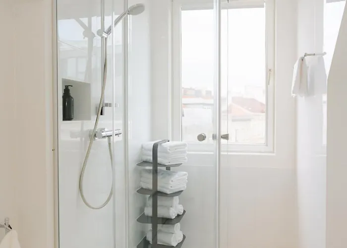 Comfy For 4-6, 5 Min To Center, Metro & Free Parking Apartment Wien